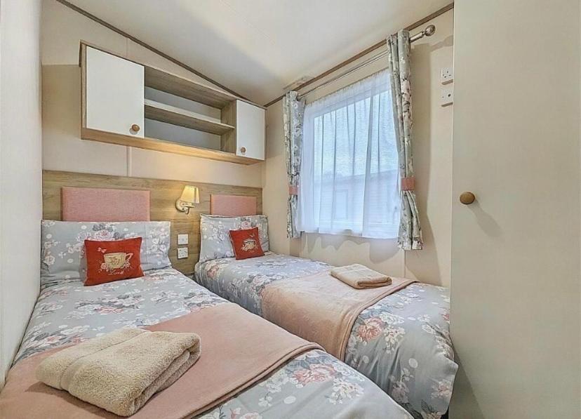 Вілла Cosy Corner Brigham  Екстер'єр фото